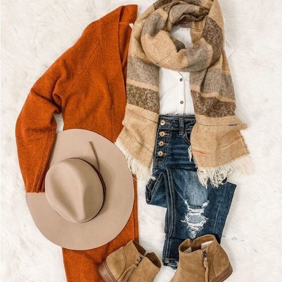 Sweaters - 5 pieces Clothing boutique bundle Sweater fall winter essential mystery
